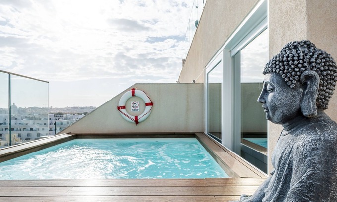 Gzira Apartment | ROF | Panoramic Skyline Apartment | Private Pool & Valletta Views