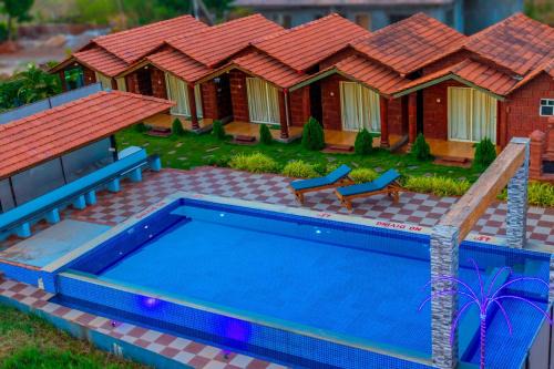 Guirim Resort | Comfortable Rofinos Cottages with Pool and Breakfast Included