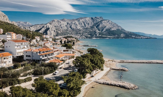 Duce Bed & Breakfast | Discover Rogač Rooms & Restaurant: 4-Star Family Retreat