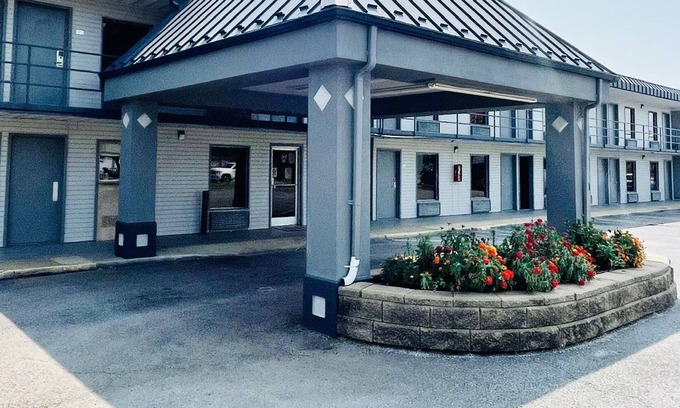 Rogers Hotel | Rogers Inn: Family-Friendly Stay with Great Amenities