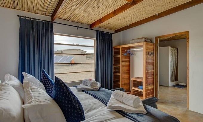 Karoo Hoogland Apartment | Experience Unmatched Comfort at Rogge Cloof - 10/10 Rated
