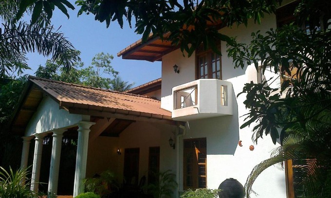 Thiranagama House | Rohan Villa: Ocean View Retreat with Pet-Friendly Comfort