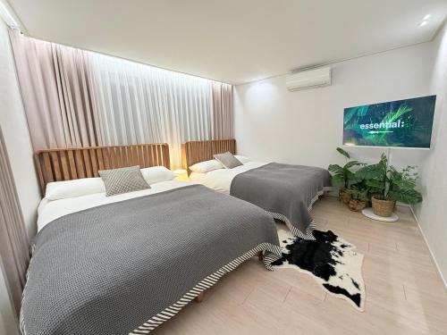 Seogyo-dong Apartment | RendezVous-Hong Dae: Family-Friendly Stay with Perfect Score