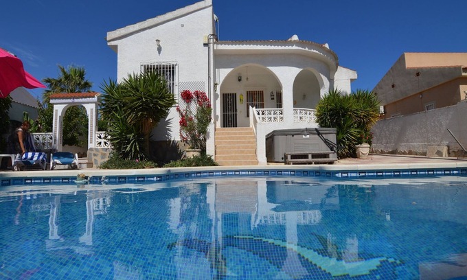 Rojales Villa | Experience Belvilla by OYO Casa Fien with Pool and Breakfast