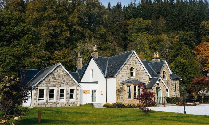 Invergarry House | Discover Rokeby Manor: A 4-Star Retreat with Great Amenities