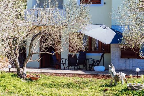 Iz Apartment | Pet-Friendly Haven at Roko Opaćac Veli IŽ - 4-Star Retreat