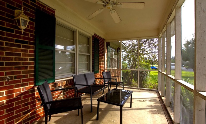 Forest Lake House | Prime Location Near UA Campus - Family-Friendly Amenities