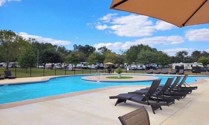 Theodore House | Relaxing Rolling Getaway with Pet-Friendly Amenities