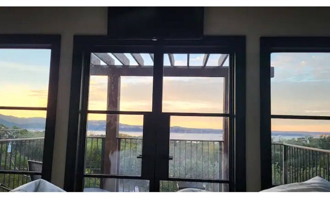 Comanche Trail House | Scenic Retreat with Lake Travis Views & 10/10 Guest Rating