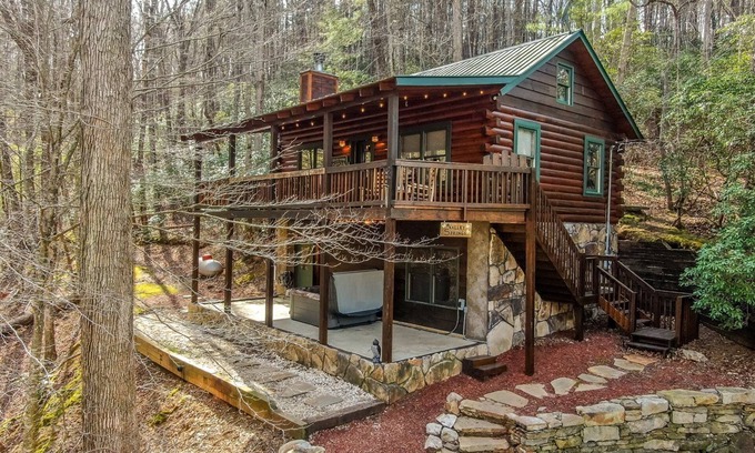 Walnut Mountain Cabin | Pet-Friendly Retreat at Rolling Ridge | Ellijay, GA – 10/10