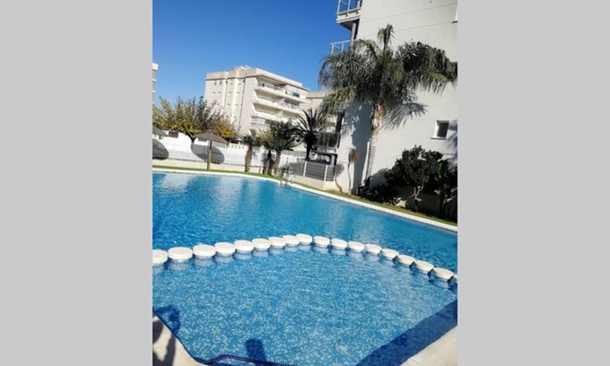 Daimuz Apartment | Romántico Daimús 2: Oceanfront Getaway with Pet-Friendly Perks