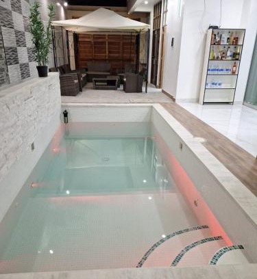Ica Bed & Breakfast | Discover ROMA VIP: Relax by the Pool and Hot Tub