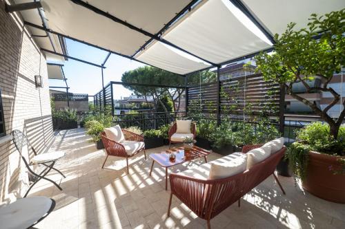 Zona LIII Tomba di Nerone Apartment | Roman Terrace & Soul in Peaceful Area