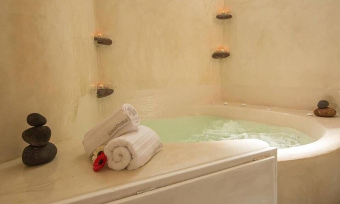 Akrotiri Villa | Romantic and Charming Santorini Villa