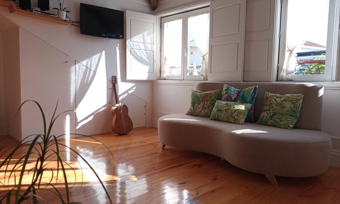 Centro / Baixa Apartment | Romantic Apartment with Mezzanine in Oporto Downtown