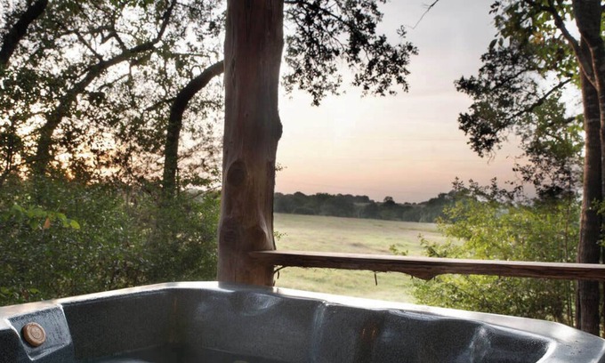 Brenham Cabin | Romantic and Private Spa Cabin with Hot Tub at Scenic Hill Retreat