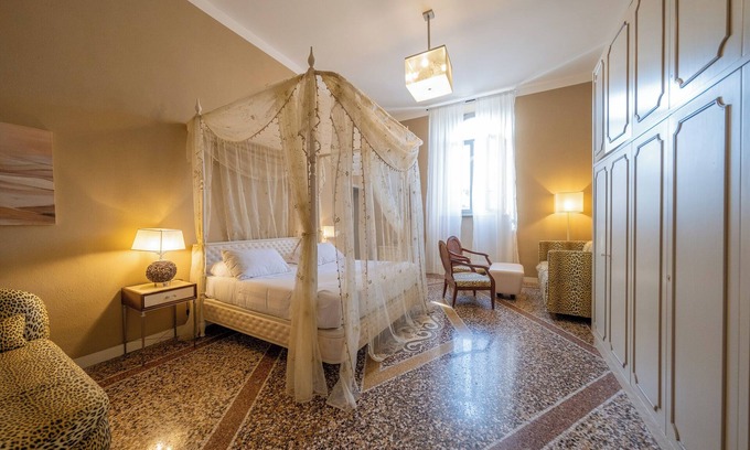 Pisa Apartment | Romantic Lungarno Apartment in Pisa for Your Perfect Getaway