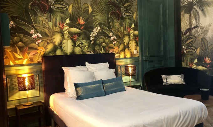 Calais Apartment | Romantic Apartment with Jacuzzi and Spa for Unforgettable Getaways