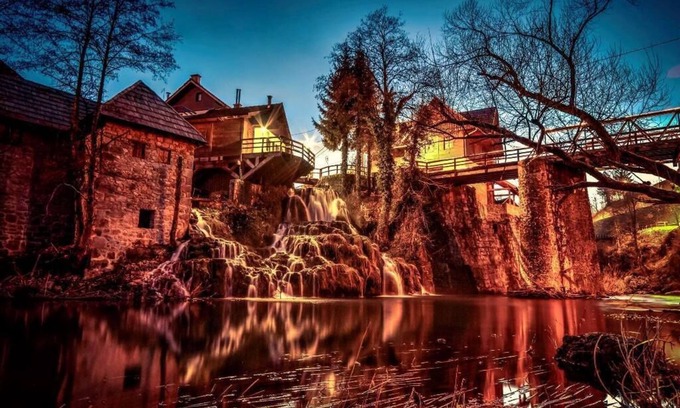 Slunj Apartment | Enchanting Apartment by Waterfalls with Breakfast Included