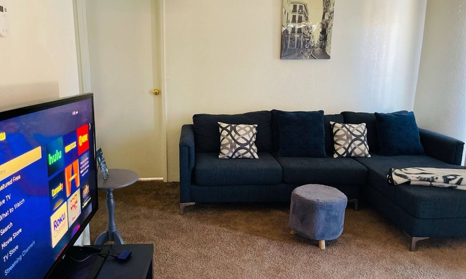 Casa Grande Apartment | Romantic Apartment for Families: Ideal Getaway Awaits