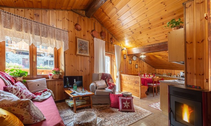 Lignod Apartment | Romantic Attic with Spa, Near Champoluc Slopes