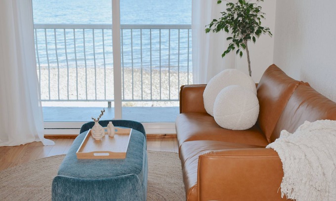 Courtenay Condo | Romantic Beachfront Condo with Ocean Views - Bella Vista Suite