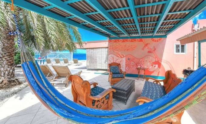 De Bruynewijk Villa | Idyllic Beachfront One-Bedroom Villa with Ocean Views
