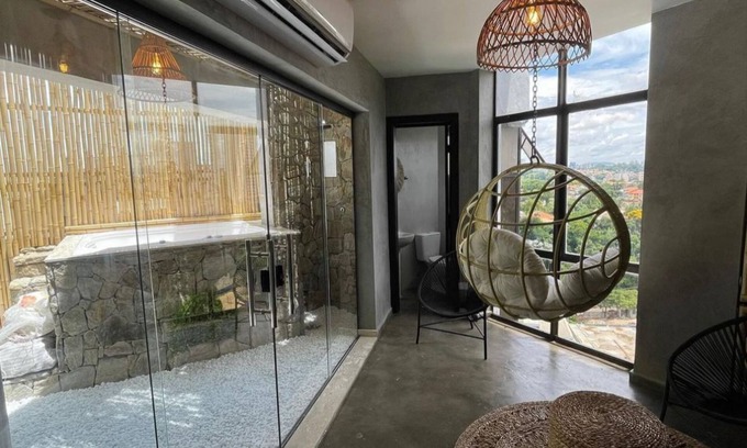 Vila Suzana Apartment | Romantic Duplex with Rooftop Jacuzzi & Spa – Pet Friendly!