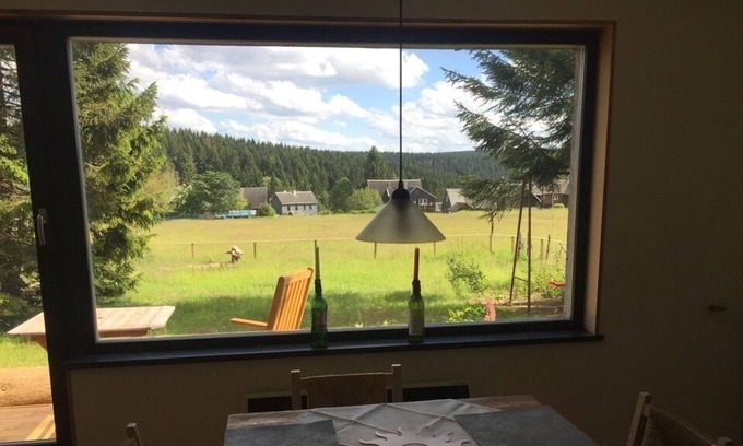 Friedrichshoehe Apartment | Romantic Bungalow with Mountain Views and Family Amenities