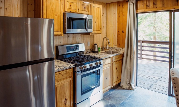 Echo Lake Cabin | Peaceful Lake Tahoe Cabin: Perfect Romantic Getaway