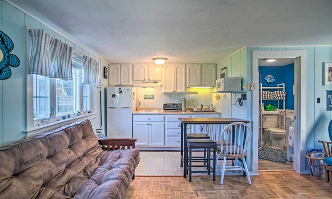 Dennis Port Apartment | Cozy Cape Cod Studio with Ocean View, Steps from Beaches