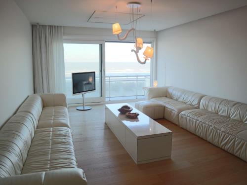 Nieuwpoort-aan-Zee Apartment | Scorpio BI201: Serene Sea View & Family-Friendly Amenities
