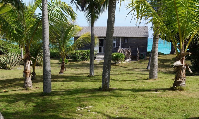 Double Bay Cottage | Seaside Retreat: Romantic Cottage on Double Bay Beach