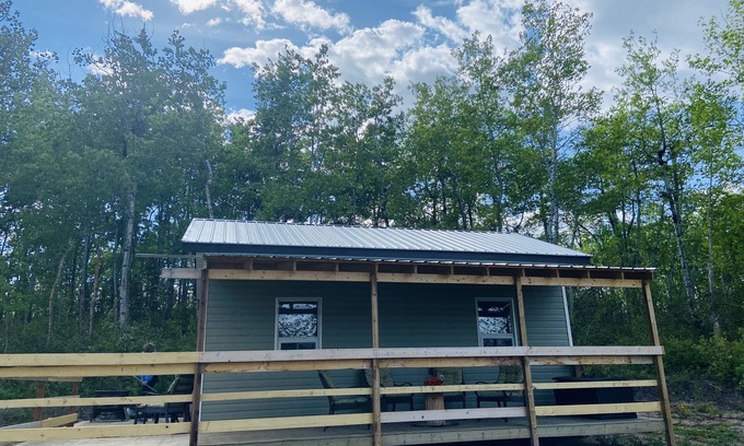 Lindbergh Cabin | Enchanting Country Cabin - Guest Rated 9.8, Pet Friendly