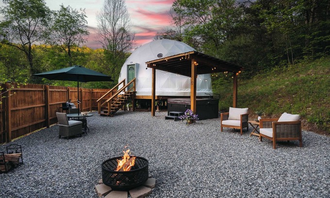 Nelsonville Cabin | Romantic Couples Luxury Dome- Hot Tub/Heated Floors