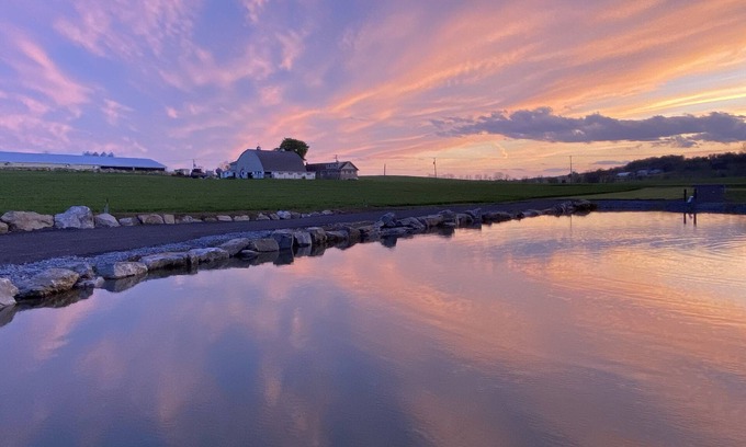 Ephrata House | Romantic Country Farm Stay with Pool & Spa Amenities