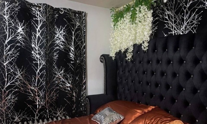 Johnston Apartment | Cozy Romantic Apartment with Pet-Friendly Amenities