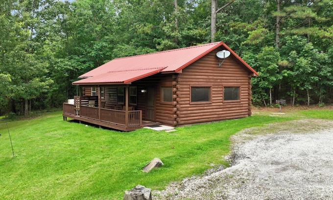 Bismarck Cabin | Unforgettable Stays at Remember When Cabins with Lake Views