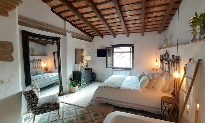 Jimena de la Frontera House | Romantic Retreat with Private Sauna and Spa Amenities