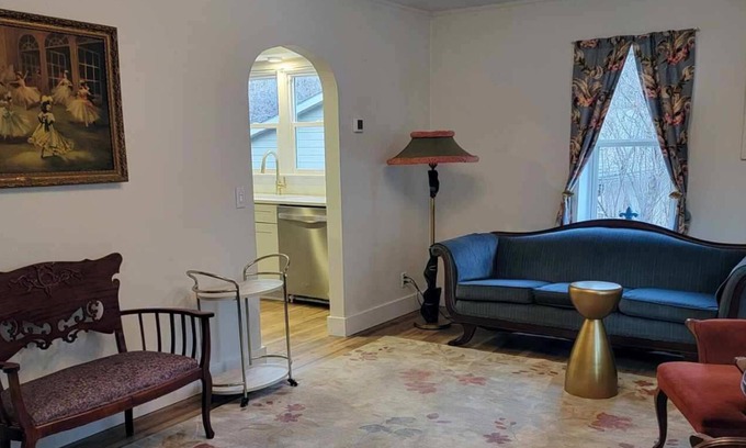 Hot Springs House | Charming French Villa Steps from Moccasin Spring Spa
