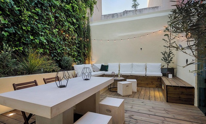 Santos Apartment | Enchanting Romantic Retreat in Santos with Spa & Breakfast