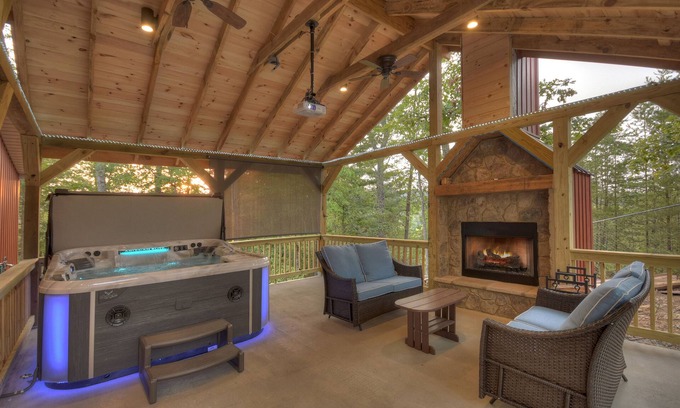 Blue Ridge Cabin | Romantic Escape with Hot Tub & Outdoor Fireplace Near Downtown