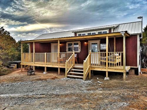 Paluxy House | Romantic Granbury Cabin Ideal for a Texas Getaway