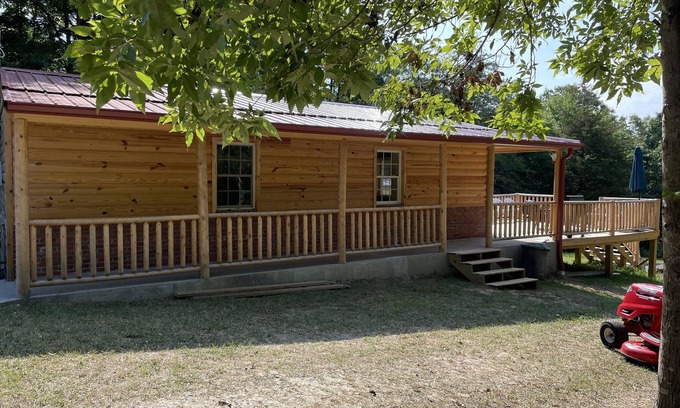 Sevierville Cabin | Cozy Cabin Escape Near Pigeon Forge with Lake View & Spa
