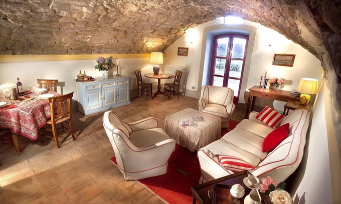 Greve in Chianti House | Romantic Retreat Amidst Chianti Vineyards in Tuscany