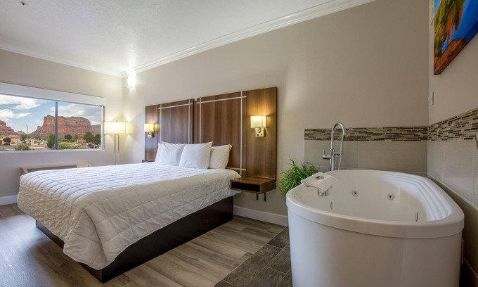 Sedona Hotel | Romantic King Retreat with Scenic Views & Soaking Tub for Relaxation