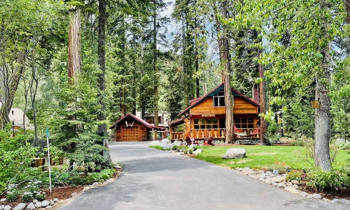 Timberland Cabin | Romantic Log Cabin with Hot Tub and Oceanfront Views