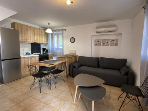 Pythagorion Apartment | Enchanting Maisonette Retreat in Pythagoreio