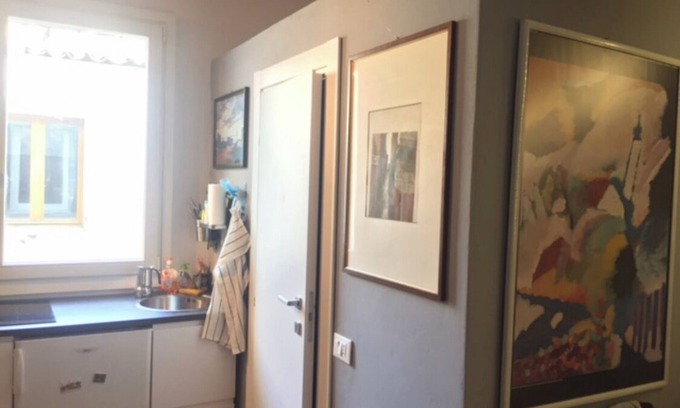 Old Town Apartment | Romantic Retreat in the Heart of the City - Guest Rated 8.6