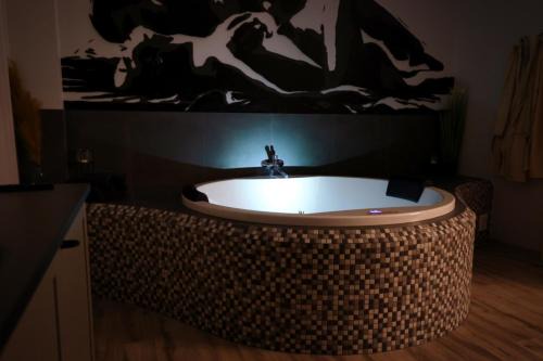 Siauliai Apartment | Romantic Room in Šiauliai with Hot Tub & Pet-Friendly Feel